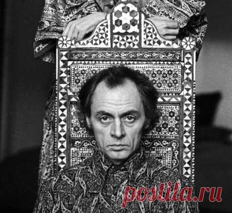 Шотландский психиатр Р. Д. Лэйнг во время лечения пациентов сам притворялся сумасшедшим | Human psychology