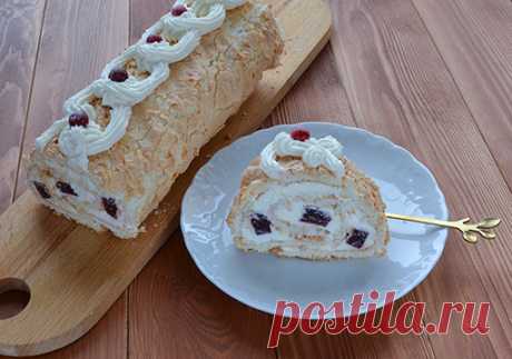 Меренговый рулет с клюквенным желе