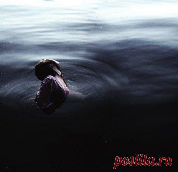 Если вода доходит до рта, держи голову выше.
Станислав Ежи Лец