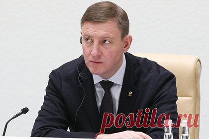 В Совфеде раскритиковали депутата за видеопривет из Мексики. Секретарь генсовета «Единой России» Андрей Турчак оценил видеопривет депутата курской областной думы Максима Васильева из Мексики. Политик отметил, что пока жители Курской области подвергаются обстрелам со стороны Вооруженных сил Украины, некоторые депутаты «позволяют себе "греть булки" на теплых заграничных курортах».