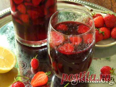 Клубничная сангрия