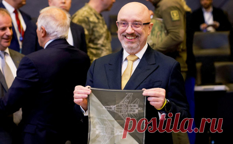Глава Минобороны Украины попросил у Деда Мороза истребители. Украина пока не получила американские зенитно-ракетные комплексы (ЗРК) Patriot, заявил министр обороны Украины Алексей Резников в интервью итальянской газете La Repubblica, передает итальянское Radio Maria.