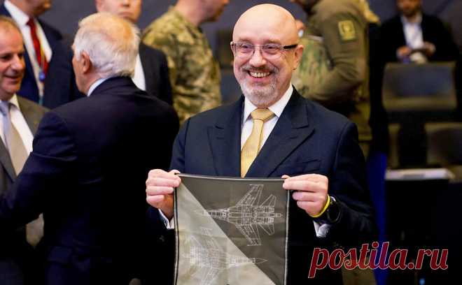 Глава Минобороны Украины попросил у Деда Мороза истребители. Украина пока не получила американские зенитно-ракетные комплексы (ЗРК) Patriot, заявил министр обороны Украины Алексей Резников в интервью итальянской газете La Repubblica, передает итальянское Radio Maria.