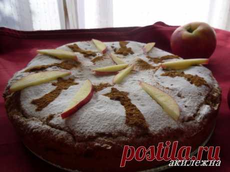 Праздничный пирог с яблоками