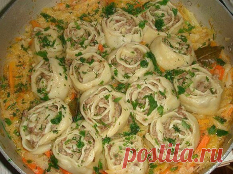 Ленивые пельмени
Ингредиенты:ТестоМука 400 гЯйца 2 шт.Вода 100 гРастительное масло 1 ст.л.Соль 1/3 ч.л.НачинкаСвинина 500 гГовядина 300 гРепчатый лук 2 шт.Соль по вкусуПерец по вкусуСоусСладкий перец 1 шт.Репчатый л…