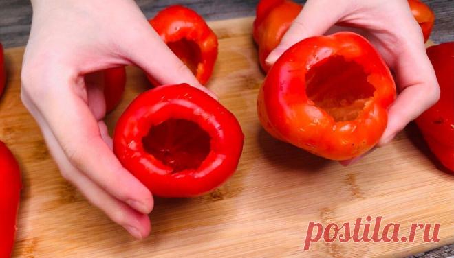 Готовим перец на зиму с хрустящими овощами в кисло-сладкой заливке: делаю каждый год по 15 банок и все съедаем (делюсь рецептом)
Вкуснейший фаршированный перец на зиму в кисло-сладкой заливке! Зимой такая заготовочка обязательно порадует вас и ваших родных! Сезон заготовок практически закончен, но я рекомендую сделать хотя бы несколько таких баночек — не пожалеете! Ингредиенты на 2 баночки по 1...
Читай дальше на сайте. Жми подробнее ➡