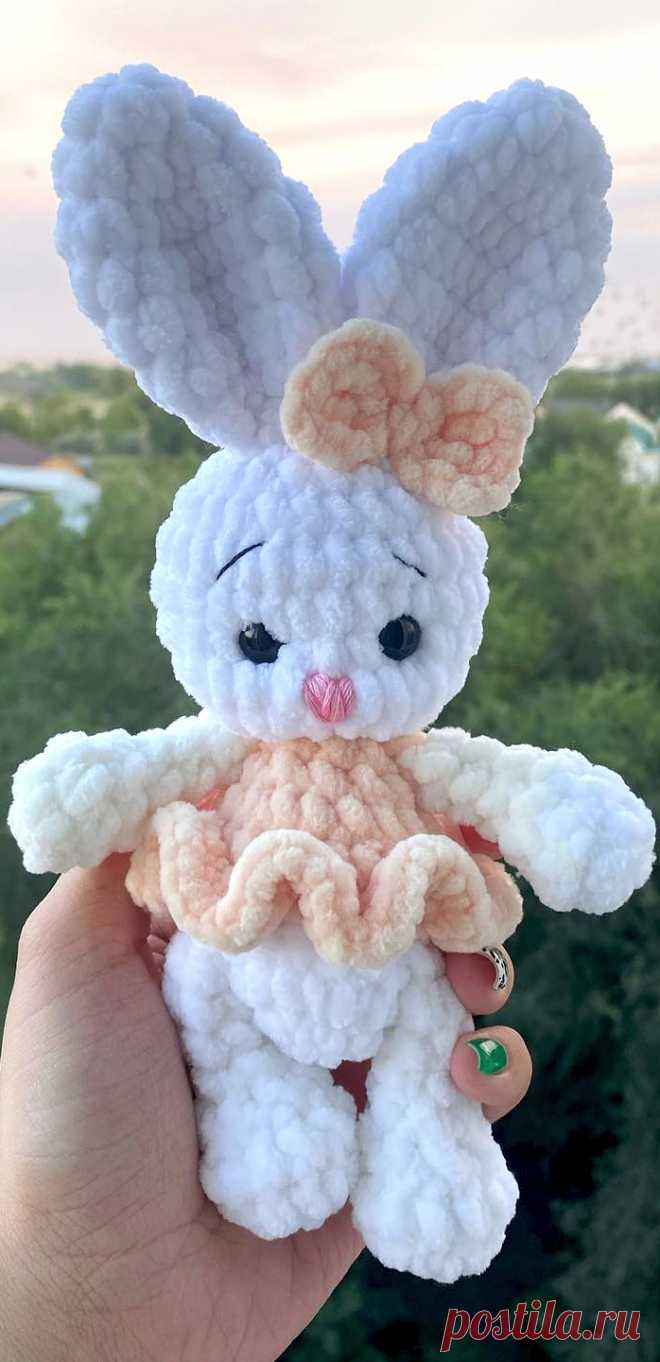 PDF Зайка крючком. FREE crochet pattern; Аmigurumi animal patterns. Амигуруми схемы и описания на русском. Вязаные игрушки и поделки своими руками #amimore - зайка из плюшевой пряжи, плюшевый заяц, зайчик, кролик, зайчонок, крольчонок.