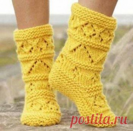 Желтые носки спицами