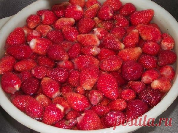Рецепт варенья из клубники с целыми ягодами Пятиминутка | Мама Люба | Дзен