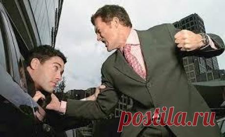 Как разговаривать с мудаками 
После одного из самых отвратительных дней в моей жизни по дороге домой я сосредоточенно думал о свалившихся на меня неприятностях и вел машину на автопилоте. К несчастью для меня, все это происходило в крайне опасный для Калифорнии час пик. В какой-то момент я случайно подрезал пикап, в котором сидел здоровяк с женой ...