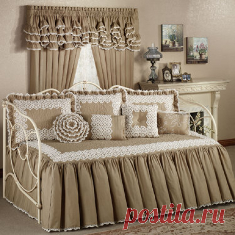 Antiquity Crochet Daybed Set Bedding