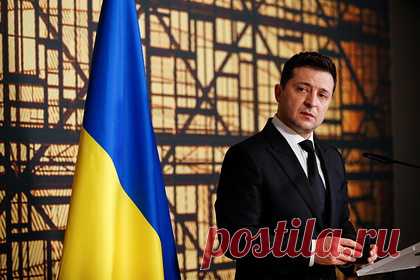 Зеленского назвали заказчиком преследования Порошенко. Уголовное преследование против бывшего президента Украины Петра Порошенко является результатом политического заказа со стороны властей страны. Об этом заявил политолог Вячеслав Чечило и назвал итоговым инициатором дела ближайшее окружение президента страны Владимира Зеленского.