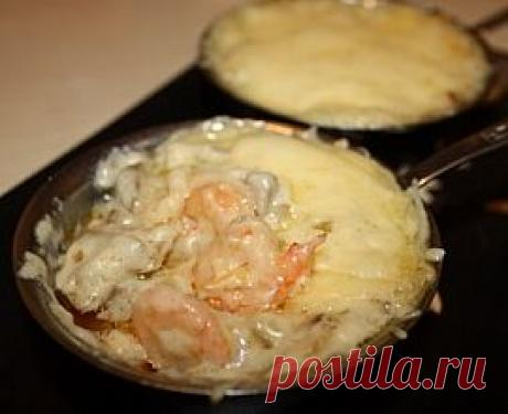 Жюльен с мидиями и креветками