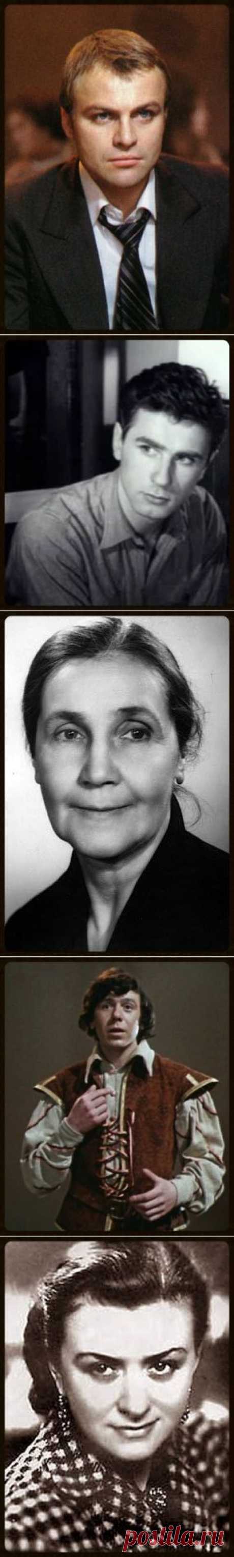Актер театра и кино Соловьёв Александр Иванович  19.08.1952 - 01.01.2000;  Актер театра и кино Козлов Валентин  Фёдорович  08.03.1937- 30.08.1998; Актриса советского кино Кузнецова Вера Андреевна  06.10.1907 - 11.12.1994;Актер театра и кино Ильичёв Виктор Григорьевич  05.02.1946- 08.10.2010;Народная артистка СССР Миронова Мария  Владимировна  07.01.1911 - 13.11.1997;