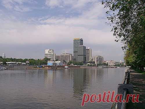 Вид на Краснопреснескую набережную