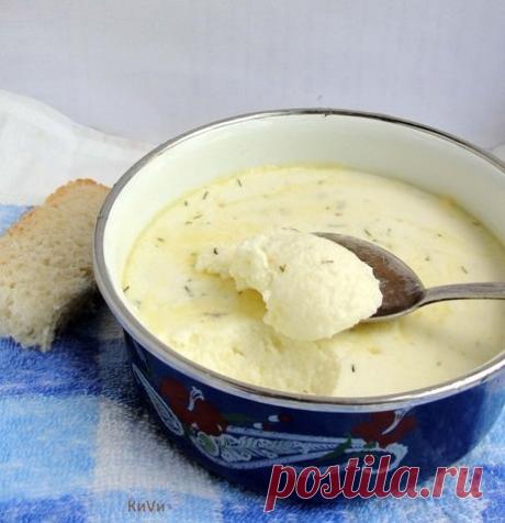 Домашний плавленный сыр!

Просто и аппетитно!
Никаких растительных жиров и вредных консервантов!

Приготовить домашнего плавленого сыра можно много, хранится в холодильнике он долго, так что будете наслаждаться бутербродами с натуральным вкуснейшим плавленым сыром не один день.

Продукты
400 г творога
50 г сливочного масла
1 яйцо
1 ч. ложка соды
соль по вкусу
специи по вкусу

1. Творог, желательно домашний, протирается ложкой через сито. По идее, можно и через мясорубку, н...