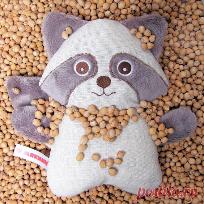 Игрушки, наполненные вишневыми косточками.
Такие игрушки непременно должны быть у каждого малыша!

Игрушка идеально подходит для:
- помощи при коликах и ушибах;

Показать полностью…