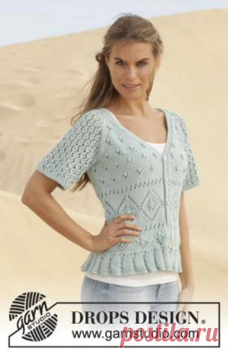 Ажурный жакет спицами с рукавом реглан Романтичный женский жакет спицами с коротким рукавом реглан. По нижнему краю летнего выполнены рюши, сам же жакет украшен разнообразными ажурными...