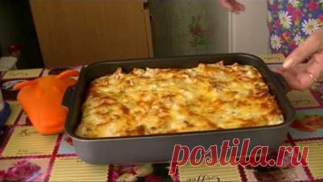 Пирог из лаваша с фаршем! Легко и очень вкусно! 

Ингредиенты 
Лаваш - 2 шт.
Свиной фарш - 300 г 
Яйцо - 3 шт. 
Сметана - 100 г 
Кетчуп - 100 г 
Соль - по вкусу 
Черный перец (молотый) - по вкусу 
Твердый сыр - 150 г 
Приготовление 
Фарш можно приготовить самостоятельно, а можно купить в ближайшем гастрономе. Мы уже обращали ваше внимание на то, что для этого пирога подходит любой фарш. Степень помола фарша должна быть такой, как для котлет.Разверните 2 л...