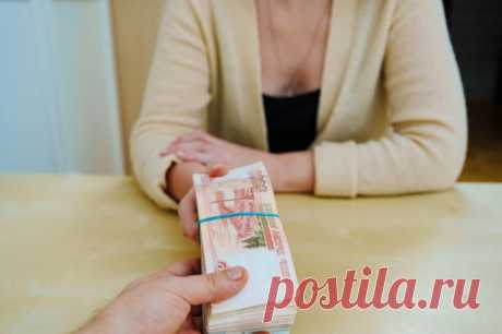 Доходы разогнали. Эксперт объяснила, почему в России выросли зарплаты. В среднем, работодатели в РФ предлагают 64 тыс. рублей.