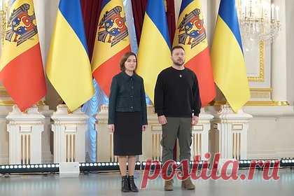 Зеленский встретился с Санду. Президент Украины Владимир Зеленский встретился с лидером Молдавии Майей Санду. По его словам, главы государств обсудили вопросы безопасности, расширение экспорта по территории Молдавии, а также энергетические вызовы, встающие перед странами, и европейскую интеграцию.