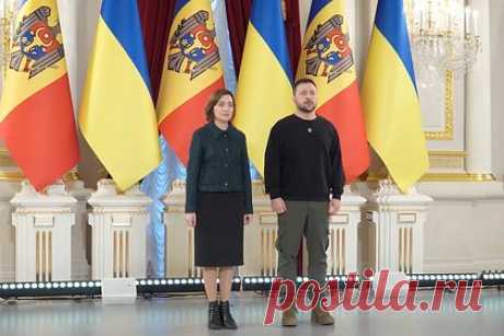 Зеленский встретился с Санду. Президент Украины Владимир Зеленский встретился с лидером Молдавии Майей Санду. По его словам, главы государств обсудили вопросы безопасности, расширение экспорта по территории Молдавии, а также энергетические вызовы, встающие перед странами, и европейскую интеграцию.
