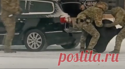 В Донецке задержали россиянина за подготовку тайников для диверсий СБУ. В Донецке задержали мужчину за подготовку тайников на кладбищах со взрывчаткой для диверсий СБУ. Читать далее