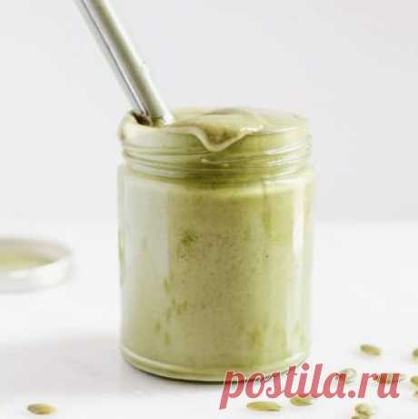 Паста из тыквенных семечек.