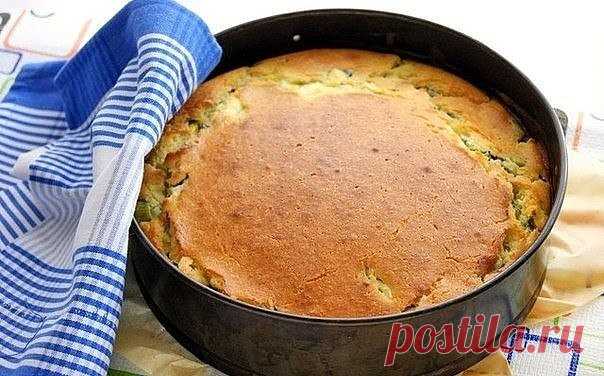 Быстрый заливной пирог с луком и яйцом