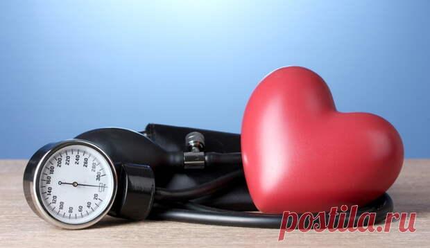 Разное давление в обеих руках говорит о сердечно-сосудистых проблемах - ПолонСил.ру - социальная сеть здоровья - медиаплатформа МирТесен Разницы в 10 миллиметров ртутного столба между кровяным давлением в одной руке и в другой достаточно, чтобы начать внимательнее следить за здоровьем. На самом деле давно известно, что разное кровяное давление в левой и в правой руках говорит о проблемах с сердцем и сосудами. Правда, тут речь идёт