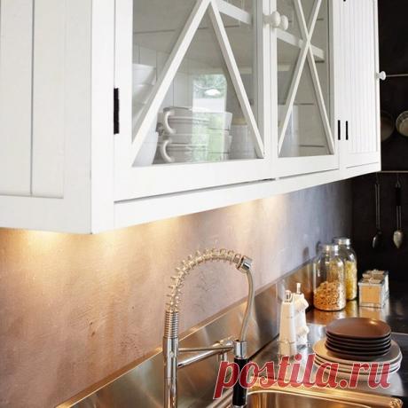 Избавляемся от жира на кухонном навесном шкафу.