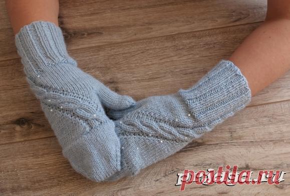 Анатомические варежки спицами с откидным верхом