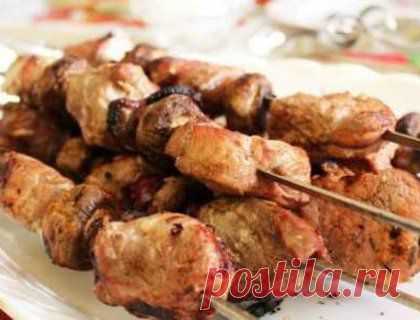 Шашлык из свинины с мятой и киви / Простые рецепты