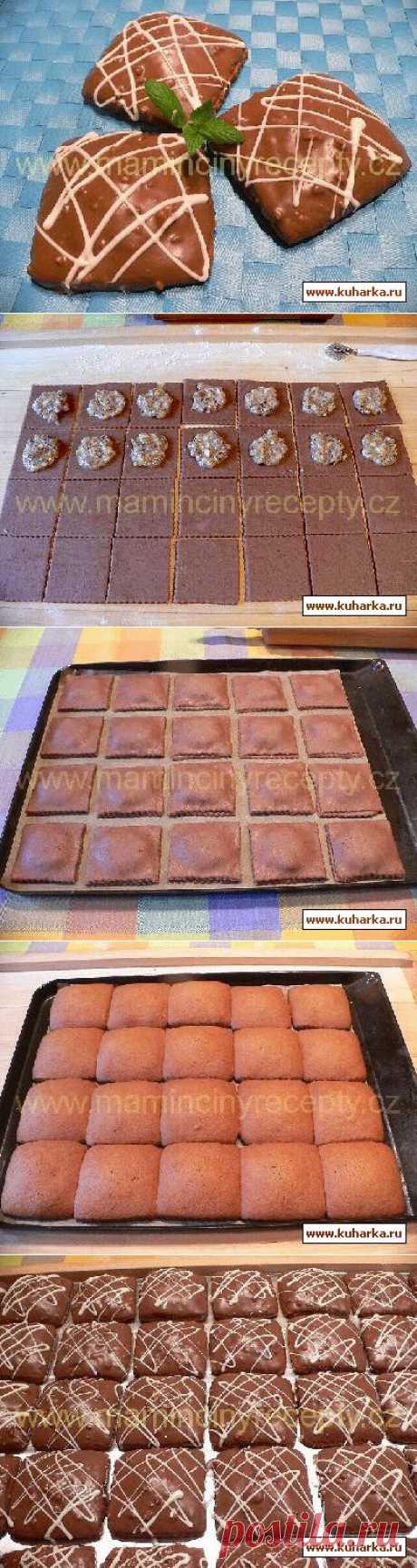 Пряники с ореховой начинкой.