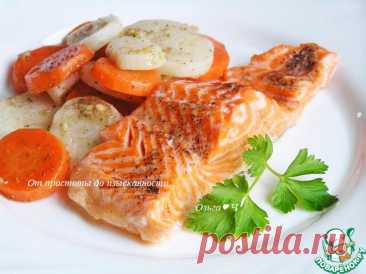 Салат-гарнир из дайкона и моркови. Вкусный и полезный теплый овощной салат-гарнир из дайкона и моркови. Я подавала с красной рыбкой, приготовленной на пару. Попробуйте!