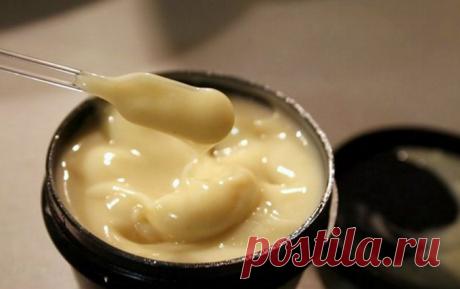 Как вылечить колено - простой, но супер-эффективный рецепт! - Что хочет женщина Предлагаю свой рецепт — как я вылечила колени. Они у меня опухали, не гнулись, особенно под гору было ходить трудно, при ходьбе резкая боль. А лечила я их так. Взяла всё в равных частях 1:1:1: свиную желчь, глицерин, йод, спирт нашатырный. Перемешала, хорошо взболтала. Намочила тряпку, сверху полиэтилен и обмотала тёплым шарфом. Грело, потом жгло, терпела сколько могла, потом убирала, …