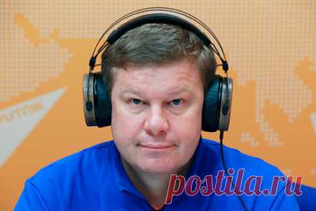Губерниев ответил на вызов Джигурды. Комментатор Дмитрий Губерниев отреагировал на вызов актера и шоумена Никиты Джигурды на бой. «Это прекрасно, а я вызываю его на скороговорки-баттл! Также могу ему предложить пройти с палками или проехать на велосипеде», — заявил журналист. Он добавил, что не хотел бы драться с пожилым актером.