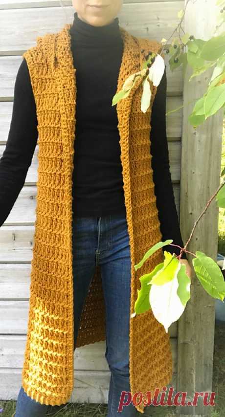 Ravelry: Elvina Hooded Vest pattern by Elina Vaananen