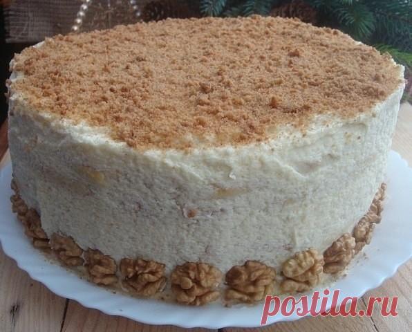 Творожный торт Ингредиенты: 400 г творог (домашний) 1 ст. + 1 ст. сахар (тесто+крем) 4 шт. яйца куриные (тесто - желтки, крем-белки) 2 ч. л. сода 2,5-3 ст. мука 1 ст.л. крахмал кукурузный 900 мл молоко коровье 300 г масло сливочное (комнатной температуры) 2 пакетика ванильный сахар 1 ст.л. лимонный сок 150-200 г грецкий орех Процесс приготовления Этот нежный и очень вкусный домашний торт всегда на моем праздничном столе. Приготовить тесто. Творог (у меня жирный домашний) х...