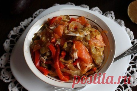 Горячий салат с баклажанами и курятинкой