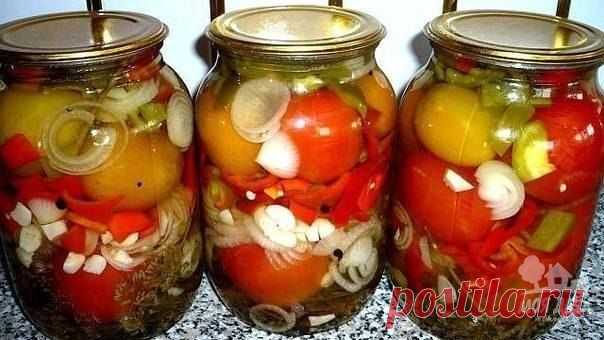 Помидоры с луком в масле