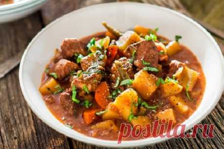 20 простых рецептов тушеной картошки с курицей