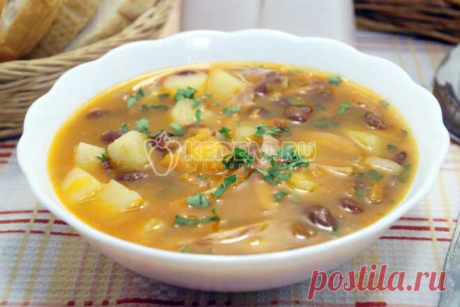 Простой вкусный суп из фасоли Простой вкусный суп из фасоли, который легко приготовит любая домохозяйка.