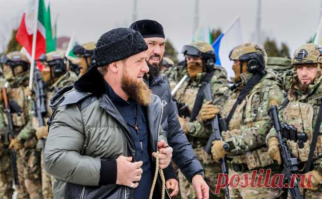 Кадыров попросил не прекращать операцию на Украине и не вести переговоры. Глава Чечни считает, что Россия на Украине «добивает отморозков» и переговоры об урегулировании не нужны, так как «дают возможность потянуть время той стороне»