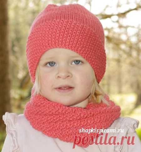 Вязаная шапка и снуд для девочки, на возраст от 1 года до 10 лет (вязание спицами).