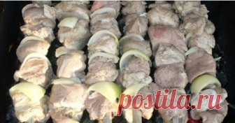 Самый вкусный маринад для курицы Чтобы приготовить очень вкусное мясо, его нужно обязательно замариновать. Используйте самый вкусный маринад для курицы — и ваш шашлык, несомненно, порадует всех восхитительным вкусом и непревзойденным ароматом. Конечно, существует множество способов маринования курицы, только не боясь экспериментировать, можно найти свой любимый рецепт приготовления маринада.