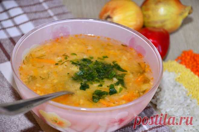 Капустняк домашний | | Кухня Кухня Капустняк — традиционный украинский суп из квашеной капусты, который веками готовят разные славянские народы. В отличие от щей, с которыми блюдо часто путают, капустняк, или капустница, готовится