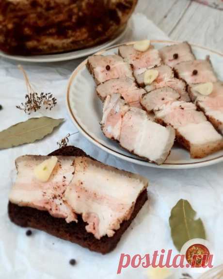 МАРИНОВАННОЕ САЛО "ПЯТИМИНУТКА " 
Нежное, непередаваемо вкусное, сытное. Своё название сало получило потому, что подвергается термической обработке всего 5 минут. Благодаря этому даже шкурка у сала получается нежная и вкусная.