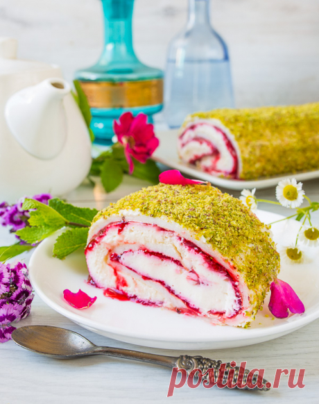 Меренговый рулет с малиной и фисташками на Вкусном Блоге