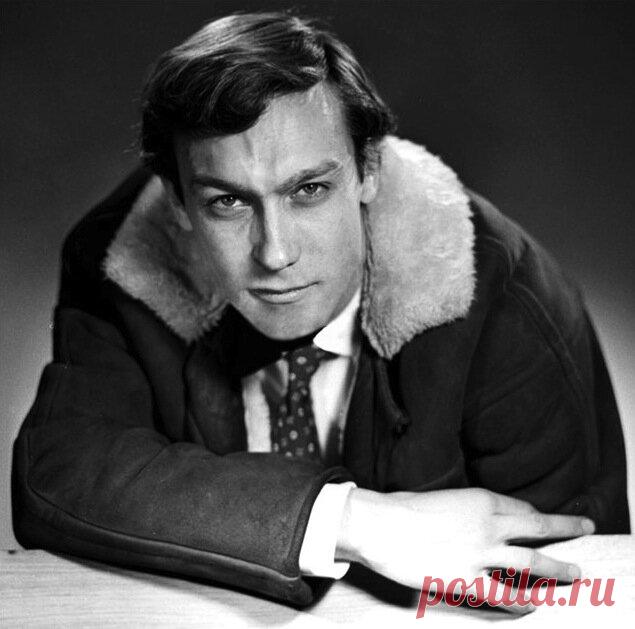 Олег Янковский, 23 февраля, 1944
 • 20 мая 2009